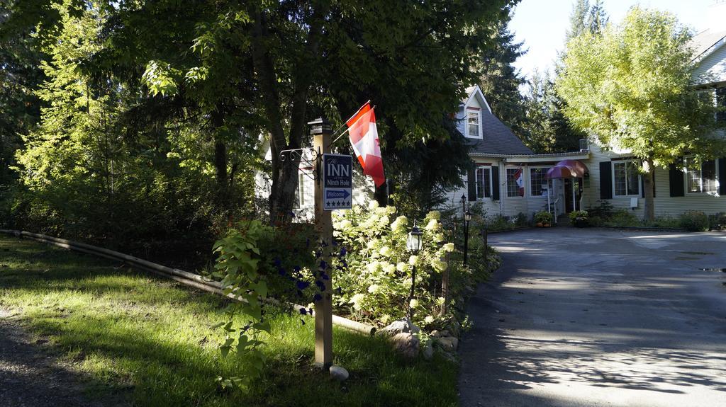 The Inn At The Ninth Hole Bed & Breakfast Salmon Arm Exterior photo